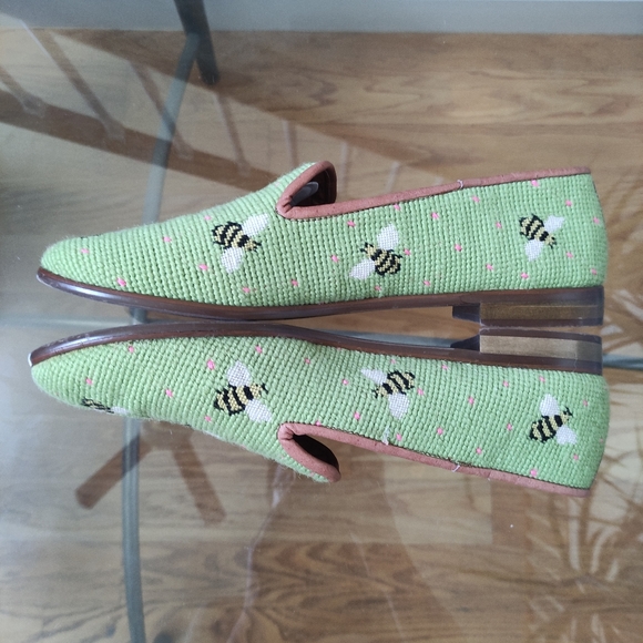 BYPAIGE Needlepoint Bumblebees on Lime loafer Flat 11.5 - Picture 4 of 10